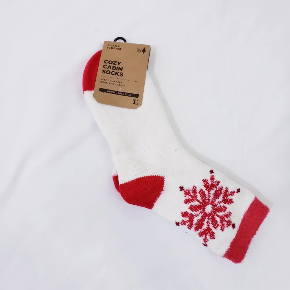 Field & Stream Cozy Cabin Socks Red Snowflake White Aloe Infused NEW NWT